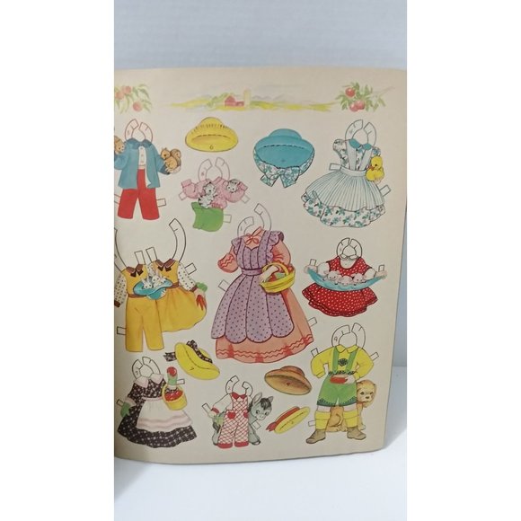 Vintage Saalfield The Old Woman Who Lived in a Shoe Uncut Paper Dolls Book - Picture 4 of 7